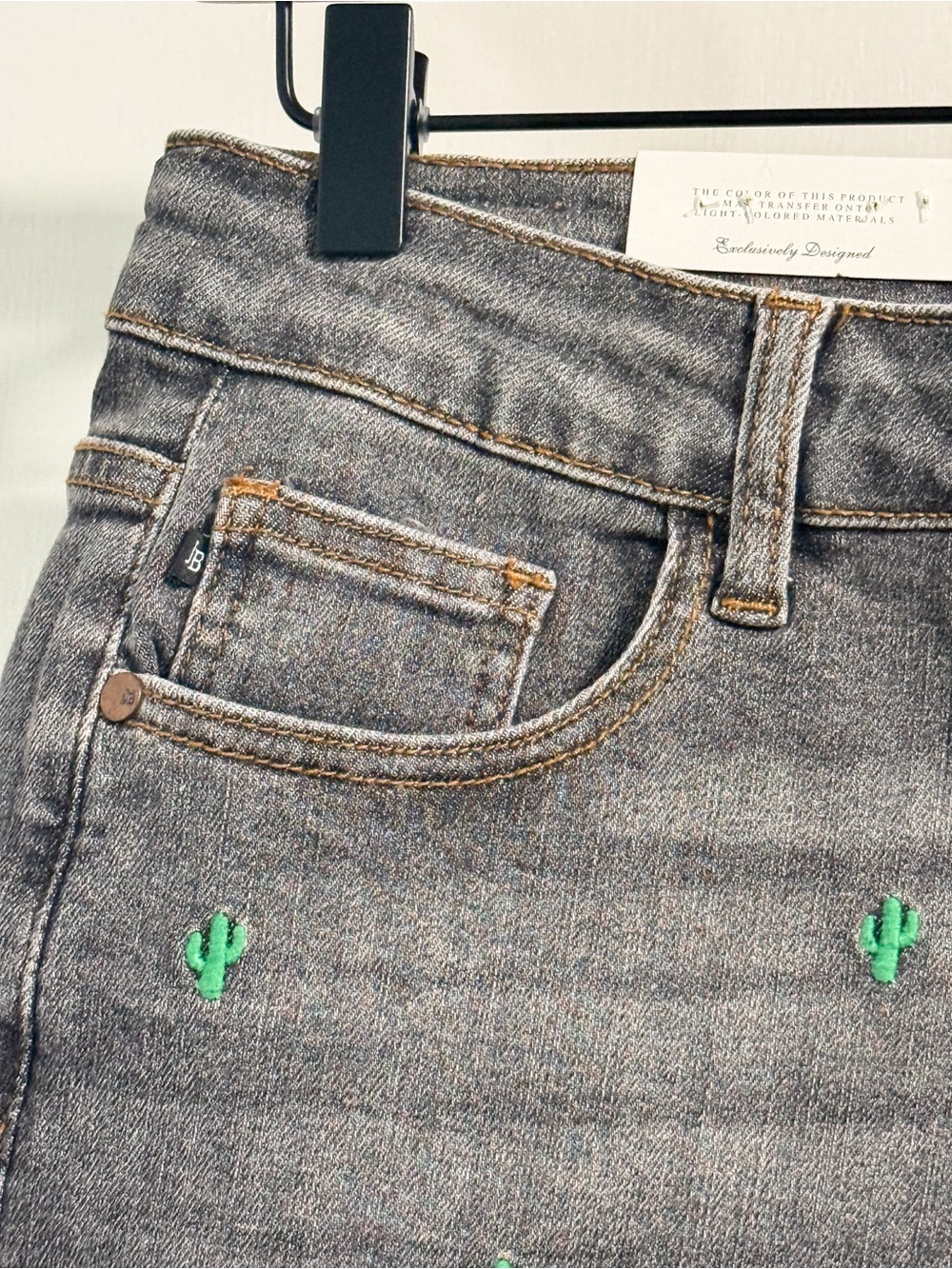 Judy Blue NWT Cactus Embroidered Denim Shorts XL Gray Raw Hem - Picture 3 of 17